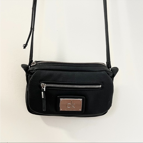 Calvin Klein Jeans Handbags - Black Calvin Klein Crossbody Bag